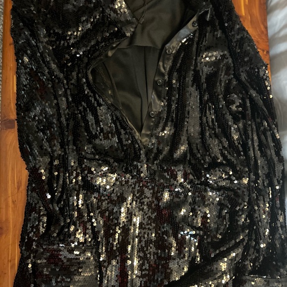 Boohoo sequin shirt dress with faux wrap skirt detail - Picture 2 of 3